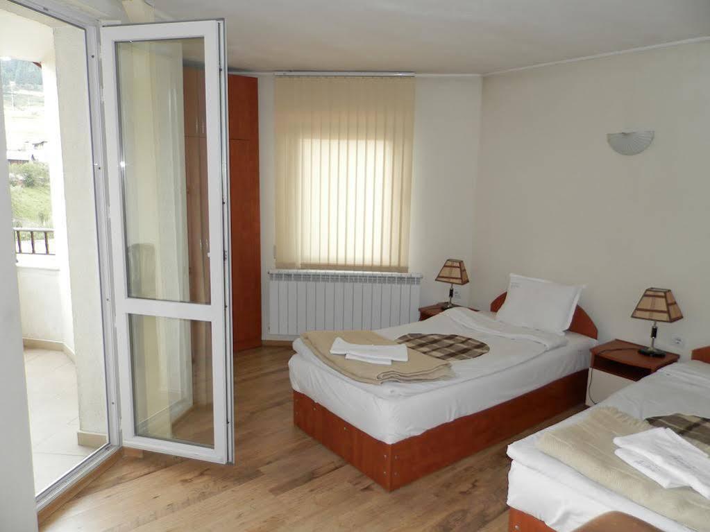 Family Hotel Daisy Borino Εξωτερικό φωτογραφία