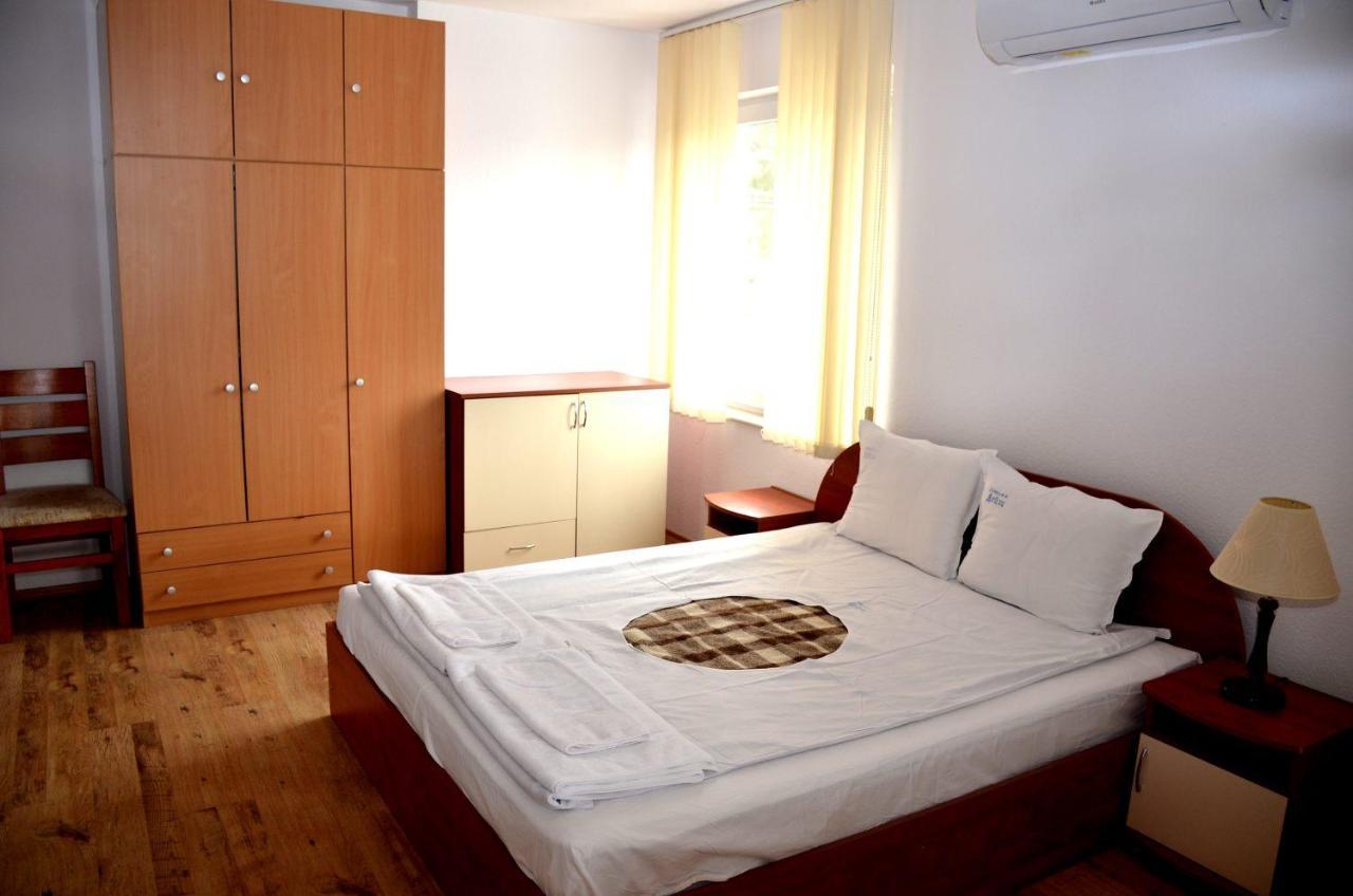 Family Hotel Daisy Borino Εξωτερικό φωτογραφία