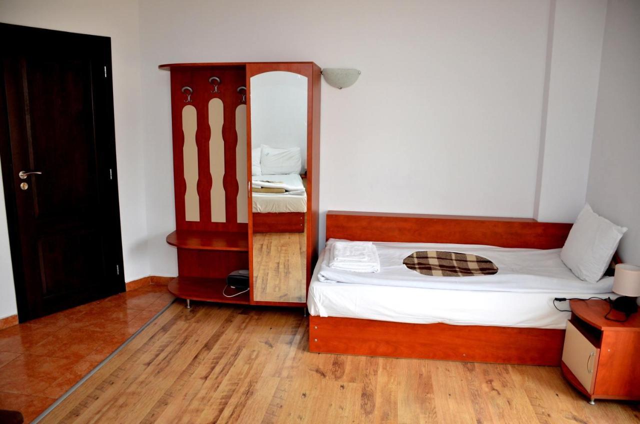 Family Hotel Daisy Borino Εξωτερικό φωτογραφία
