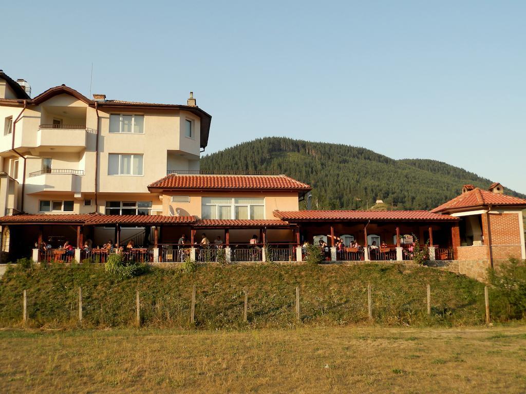 Family Hotel Daisy Borino Εξωτερικό φωτογραφία